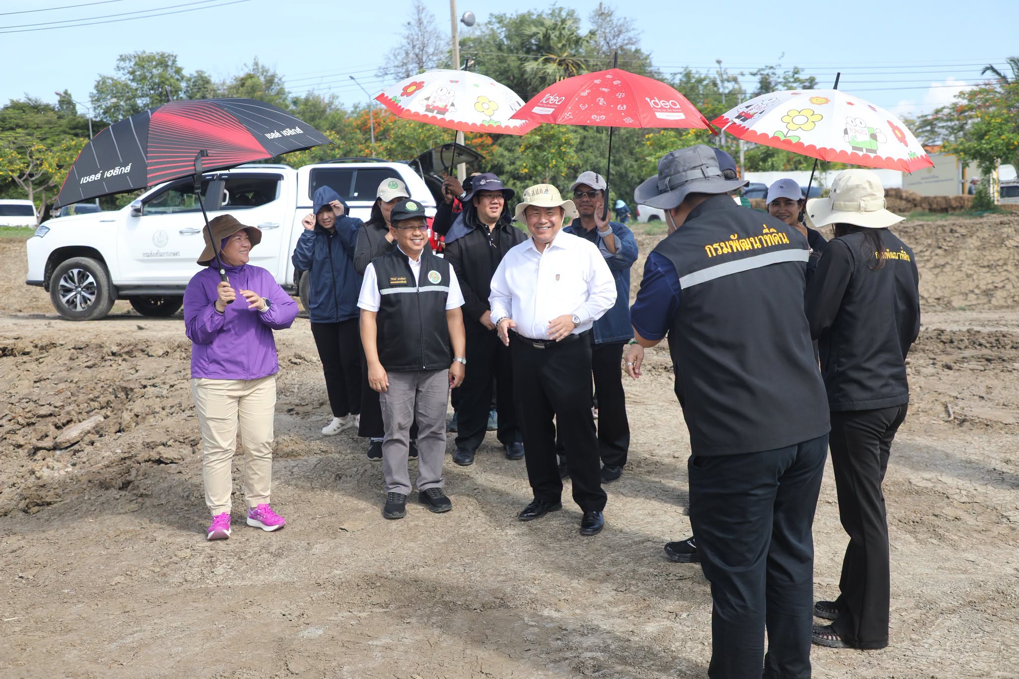 title - ส.ป.ก. ลงพื้นที่ตรวจความพร้อม เตรียมจัดงานจิตอาสาพัฒนาด้านการเกษตร ณ ศูนย์ศิลปาชีพบางไทร